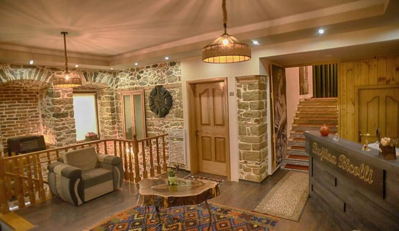 Hotel Bujtina Bicolli Korce Exteriér fotografie