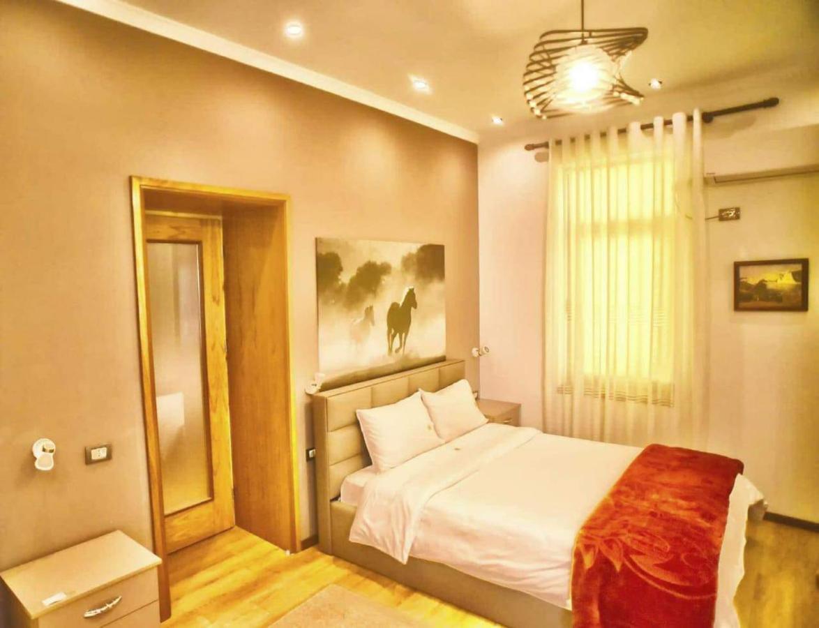 Hotel Bujtina Bicolli Korce Exteriér fotografie