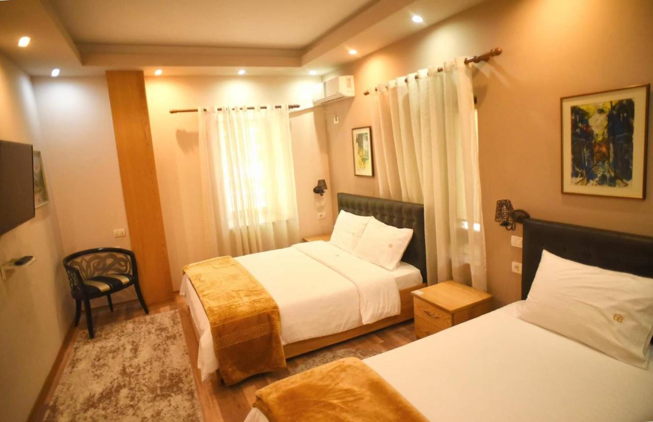 Hotel Bujtina Bicolli Korce Exteriér fotografie