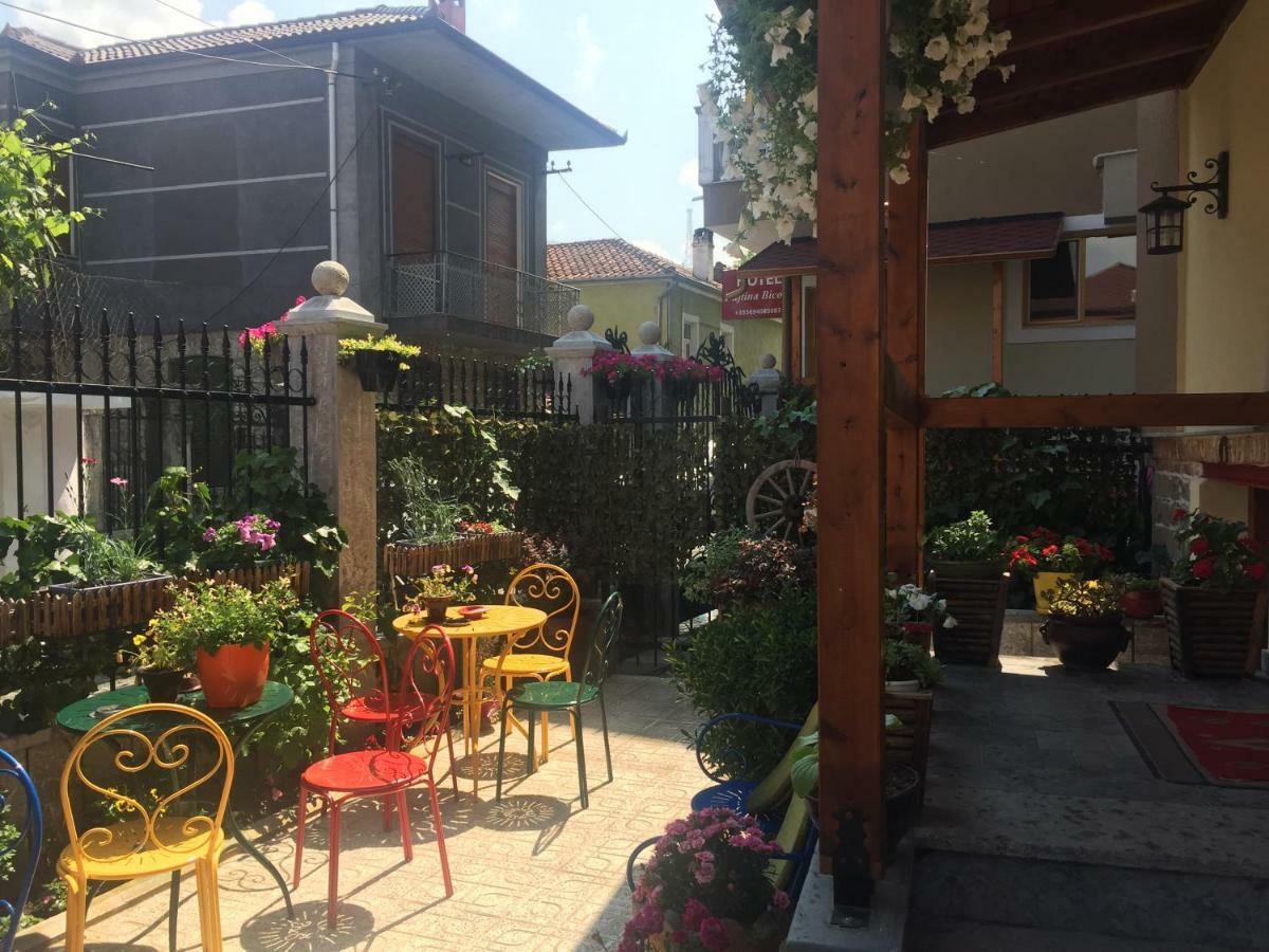 Hotel Bujtina Bicolli Korce Exteriér fotografie