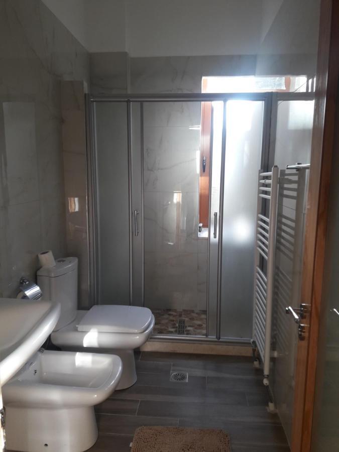 Hotel Bujtina Bicolli Korce Exteriér fotografie